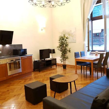 Aparthotel Old City Krakow Bagian luar foto