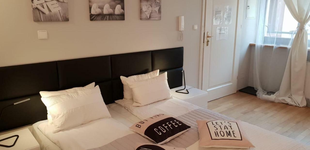 Aparthotel Old City Krakow Bagian luar foto