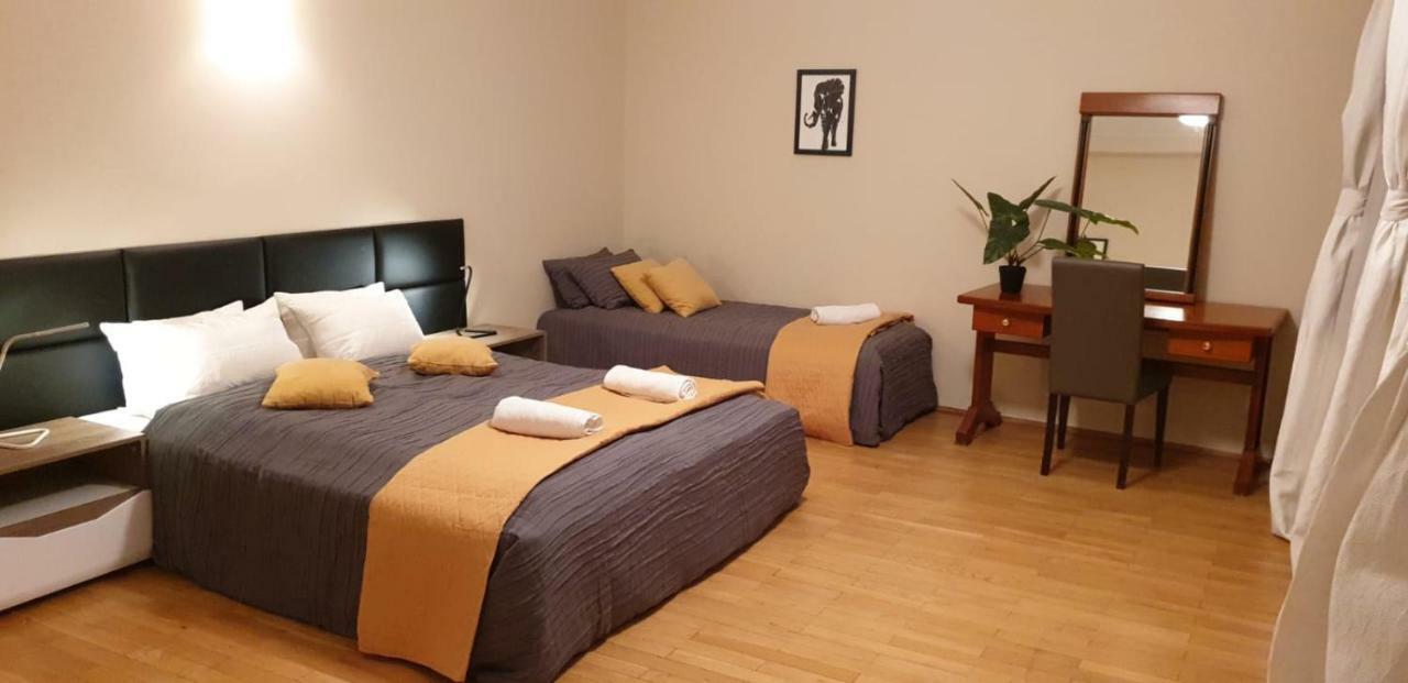Aparthotel Old City Krakow Bagian luar foto