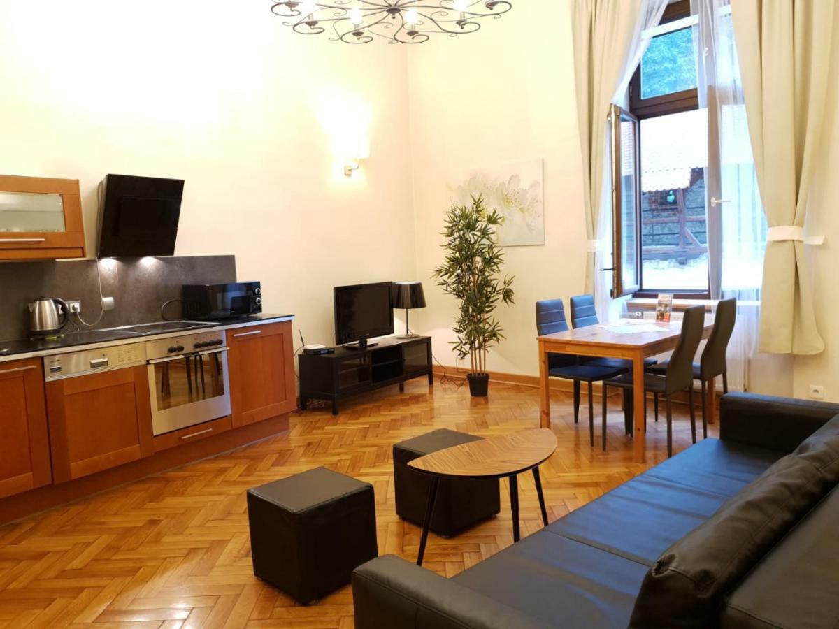 Aparthotel Old City Krakow Bagian luar foto