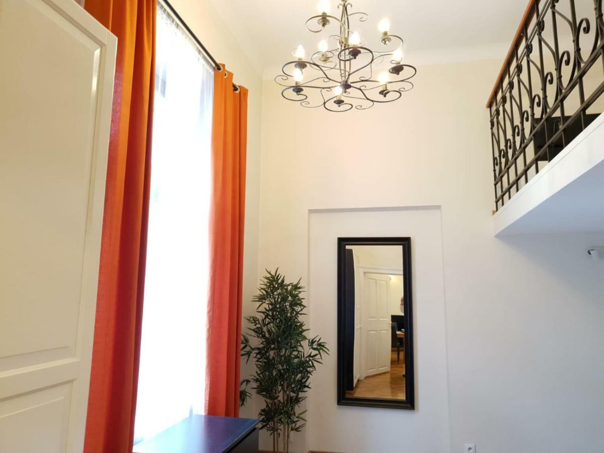 Aparthotel Old City Krakow Bagian luar foto